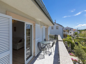 House Barbara