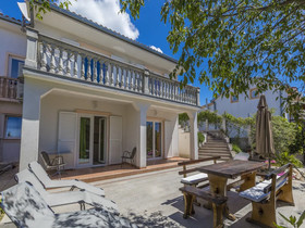House Barbara