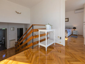 House Barbara