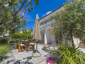House Barbara