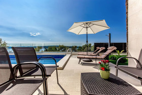 House Luxus Villa Arly