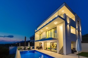House Luxus Villa Arly
