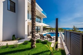 House Luxus Villa Arly