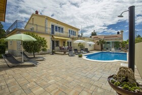 Villa Mary