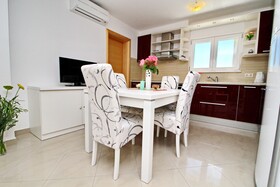 Apartments Gusti