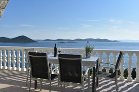 Apartments Josip