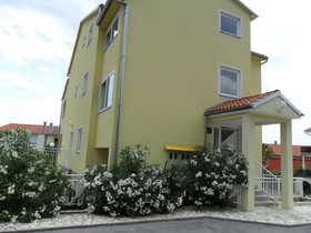 Apartments Dijana & Ivan