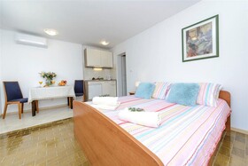 Guest House Rooms Rose