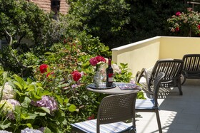 Guest House Rooms Rose