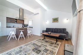 Apartmani D & J