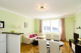 Apartment & Room Ivela