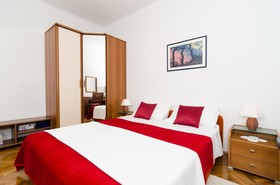 Apartment & Room Ivela