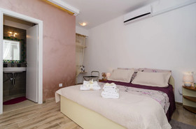 Apartment & Room Lady O