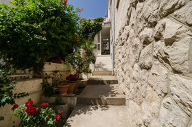 Apartment & Room Lady O