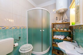 Apartments & Room Frane