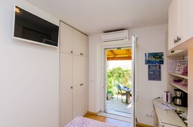 Apartments & Room Frane