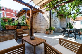Apartments & Room Frane