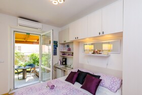 Apartments & Room Frane