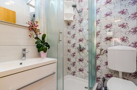 Apartments & Room Frane