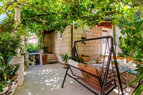 Apartments & Room Frane