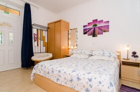 Apartments & Room Frane