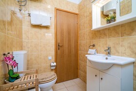 Apartments & Room Frane