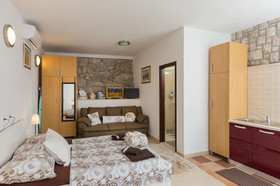 Apartments Dia