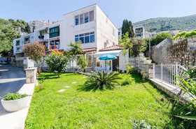 Apartments Gravosa