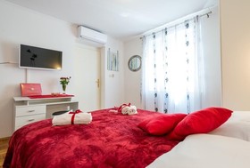 Apartments Lora