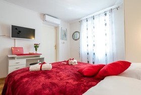 Apartments Lora