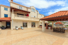 Apartments Mondo