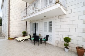 Apartments Mony