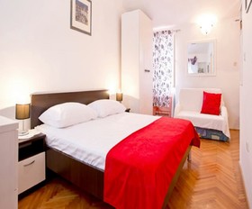 Apartments Old Town Economy