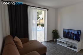 Apartments Pralas