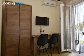 Apartments Pralas