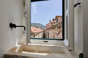 Bota Palace