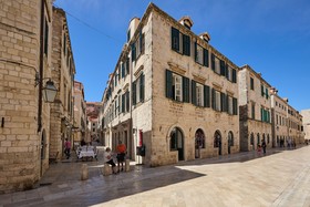 Bota Palace