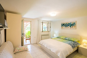 Guest House Steel