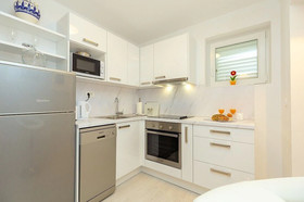 Guest House Steel