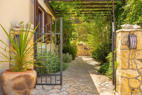 Hedera Estate House Hedera