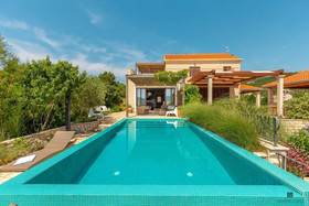 Hedera Estate House Hedera