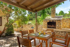 Hedera Estate House Hedera