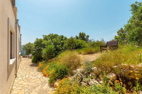 Hedera Estate House Hedera