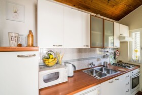 Indy's Beach Apartments