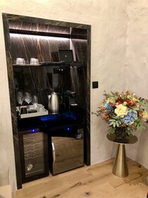 La Vita e Bella VI