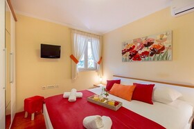 Leona & Borna's Central Lapad Suites