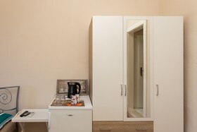 MJ's Sea Side Rooms