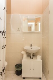 MJ's Sea Side Rooms