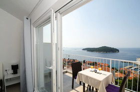 Ploce Apartmani-Luv