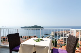 Ploce Apartmani-Luv
